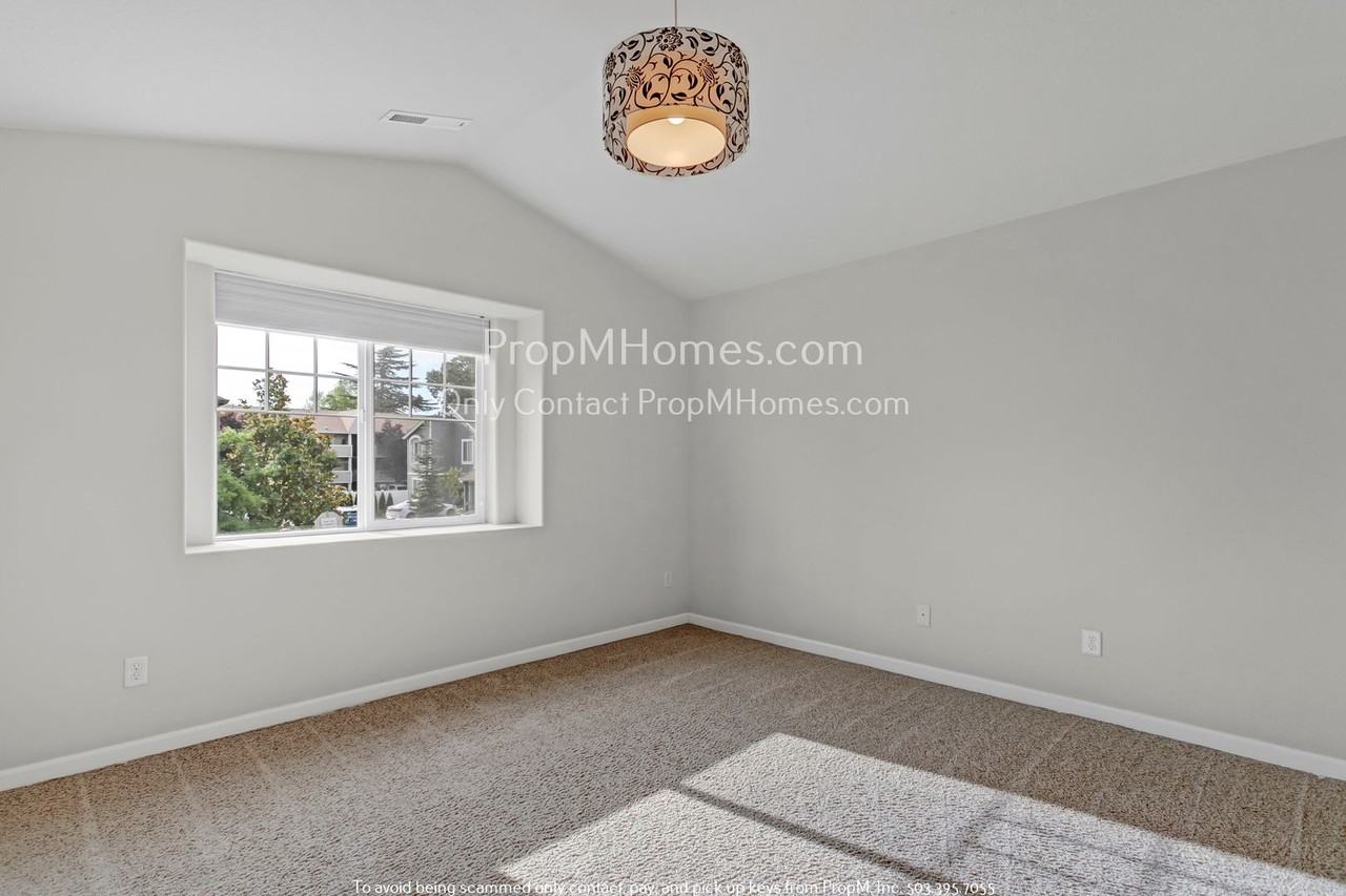 3117 Sw 173rd Ave - Photo 7 of 22
