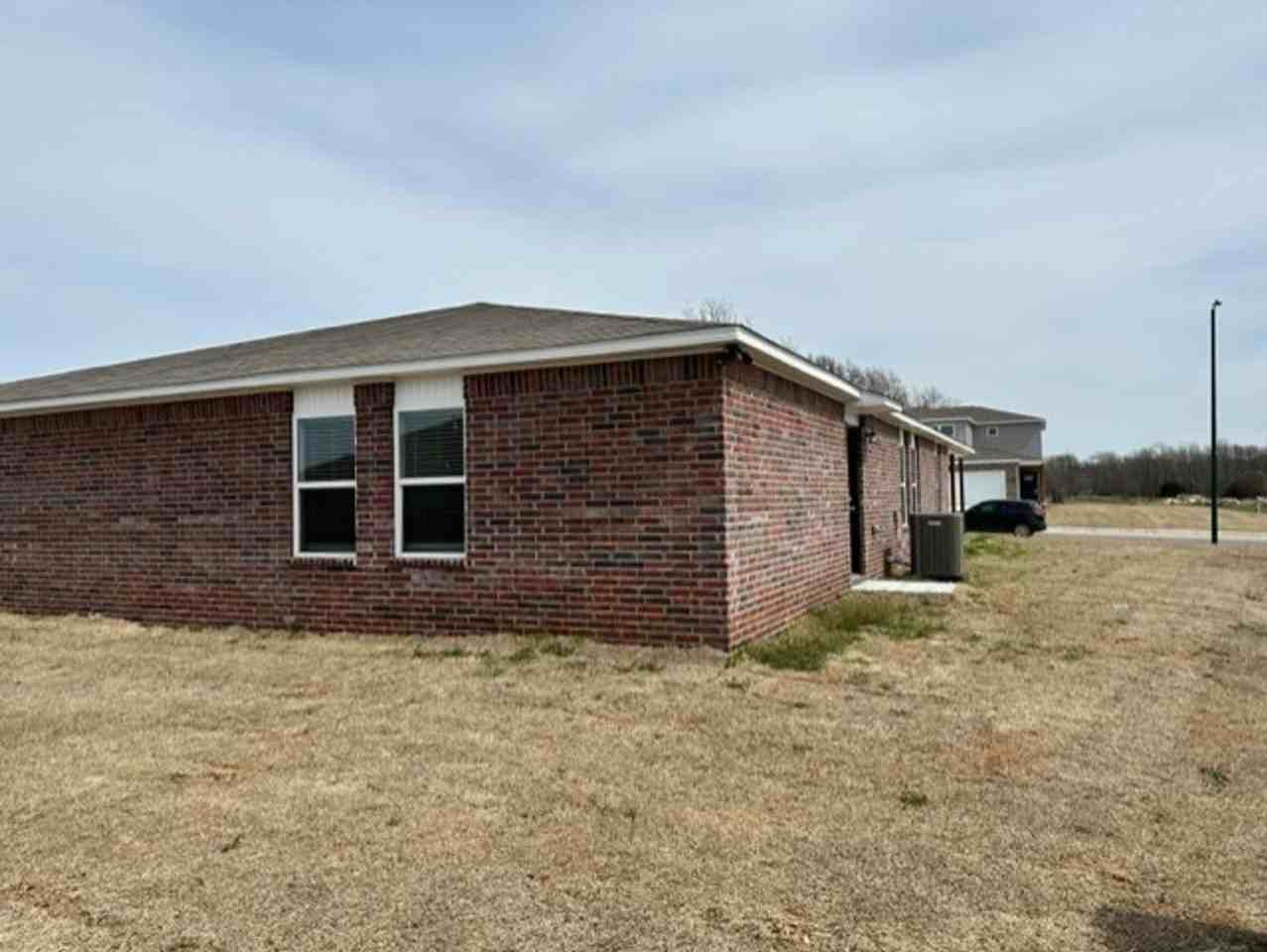 2702A Sidney Dr - Photo 5 of 29