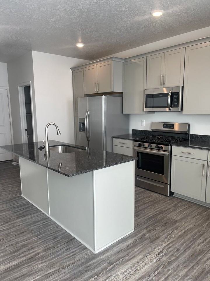 2007 North Chianti Street - Photo 5 of 23