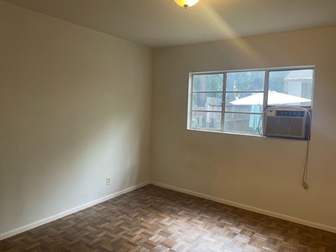 2926 Honolulu Ave - Photo 2 of 11