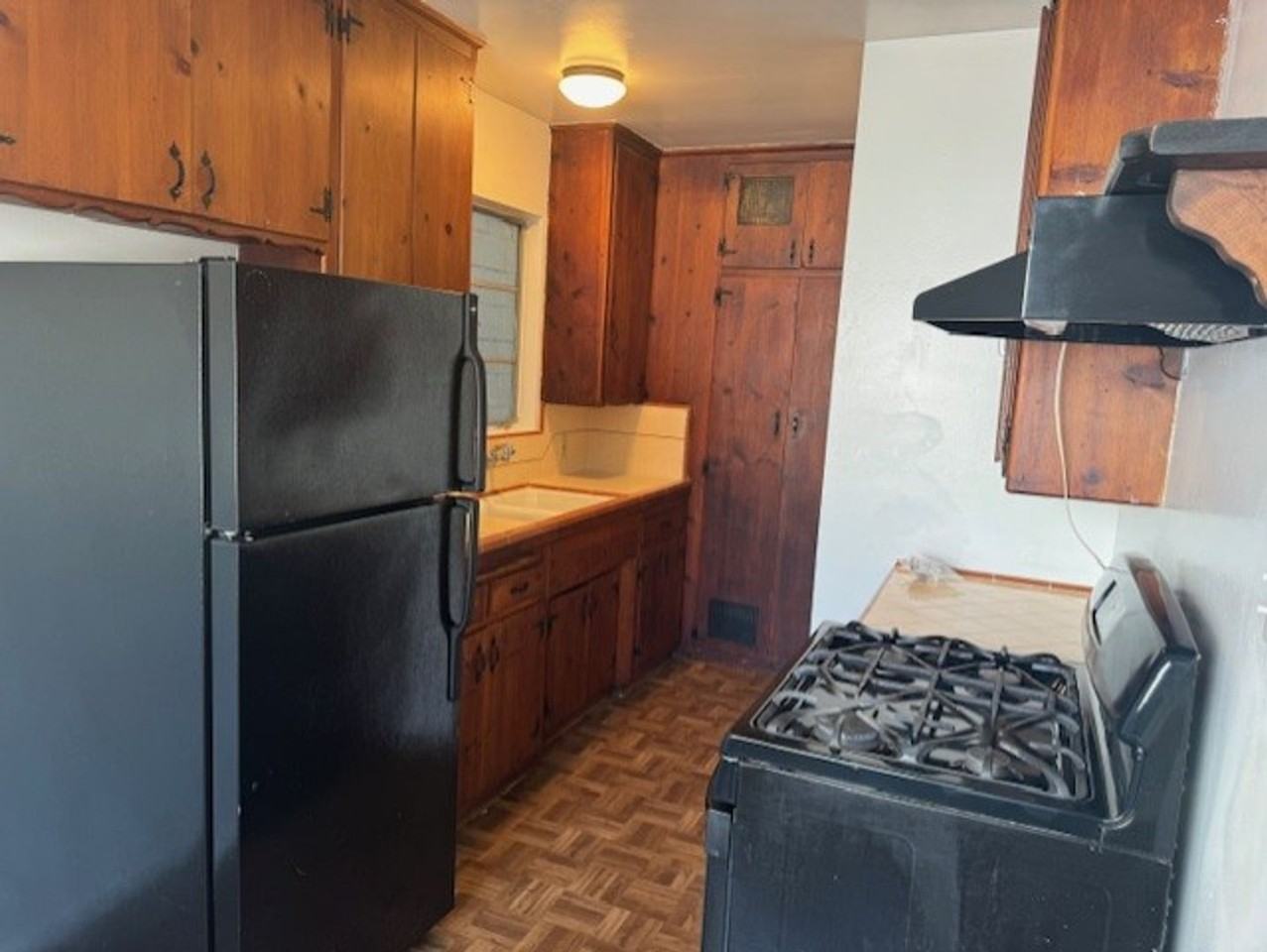 2926 Honolulu Ave - Photo 3 of 11