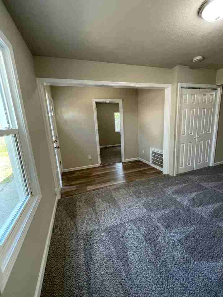 1127 1st St - Photo 5 of 14