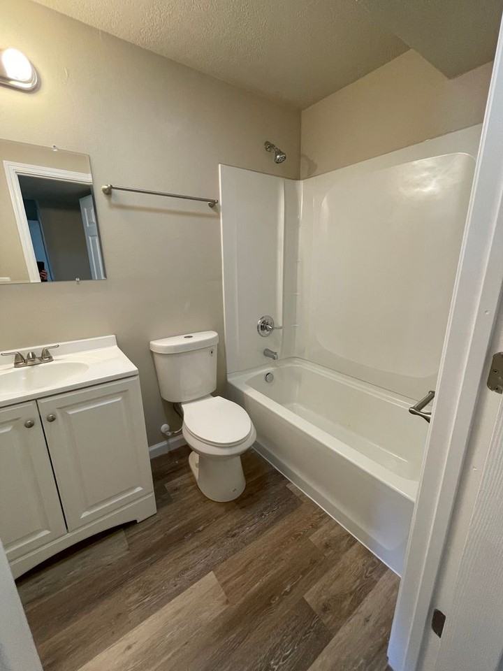 1127 1st St - Photo 7 of 14