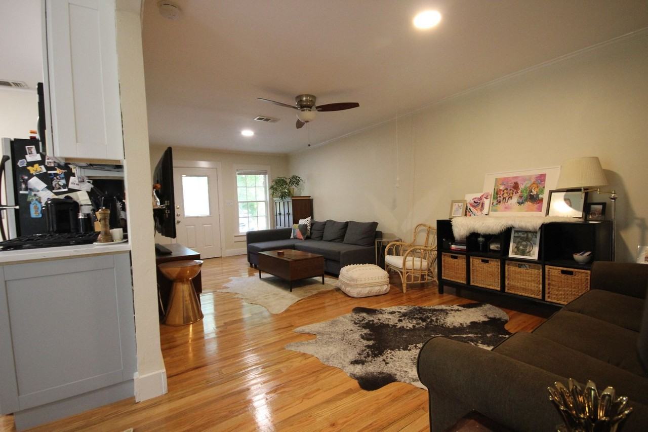 2201 W 10th St - Photo 3 of 24