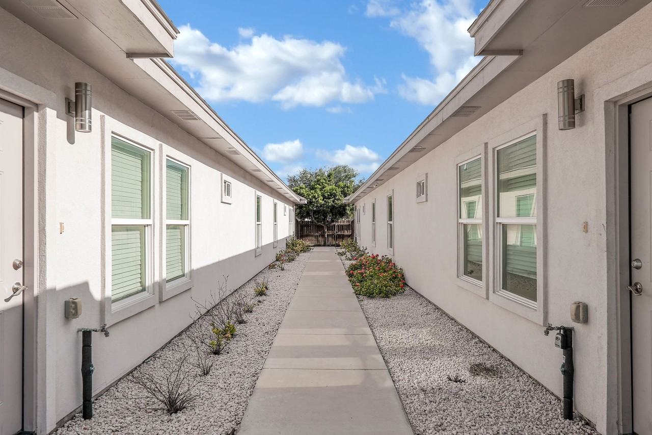 SPACIOUS! CONTEMPORARY! LOCATION! - Photo 2 of 13