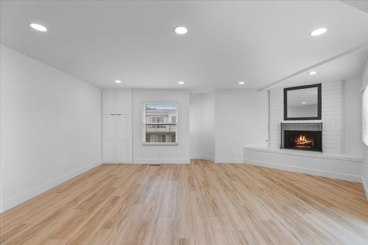 127 Manhattan Ave - Photo 7 of 38