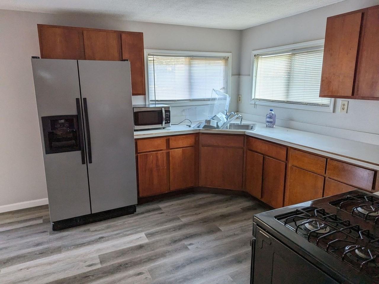 619 E Wheeler St - Photo 6 of 14