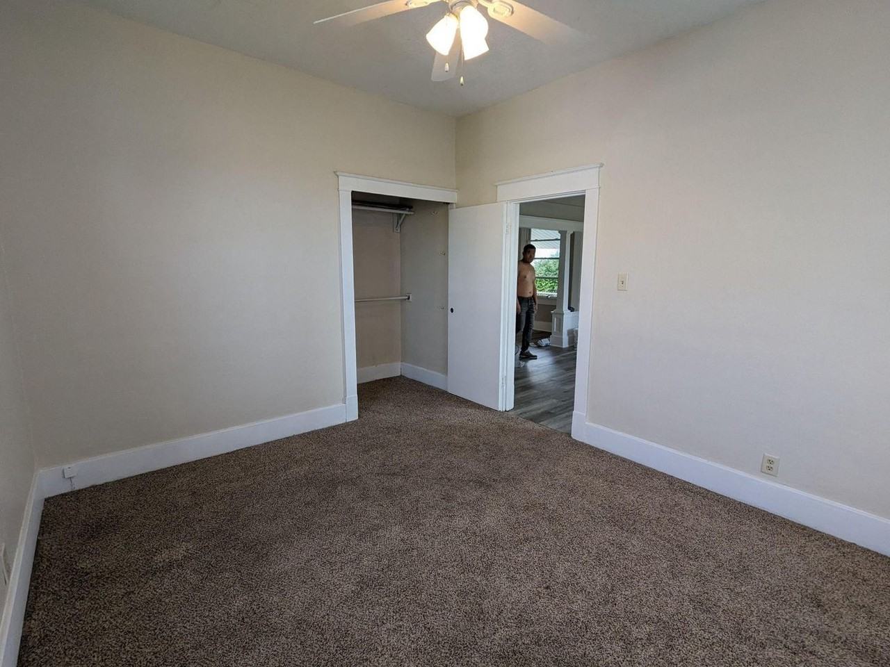 619 E Wheeler St - Photo 4 of 14
