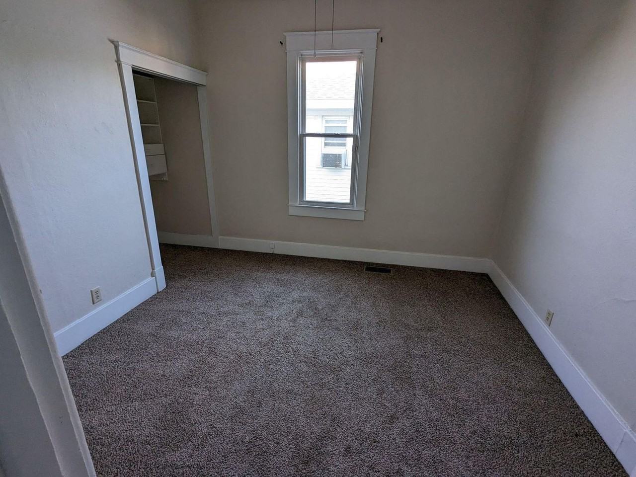 619 E Wheeler St - Photo 5 of 14