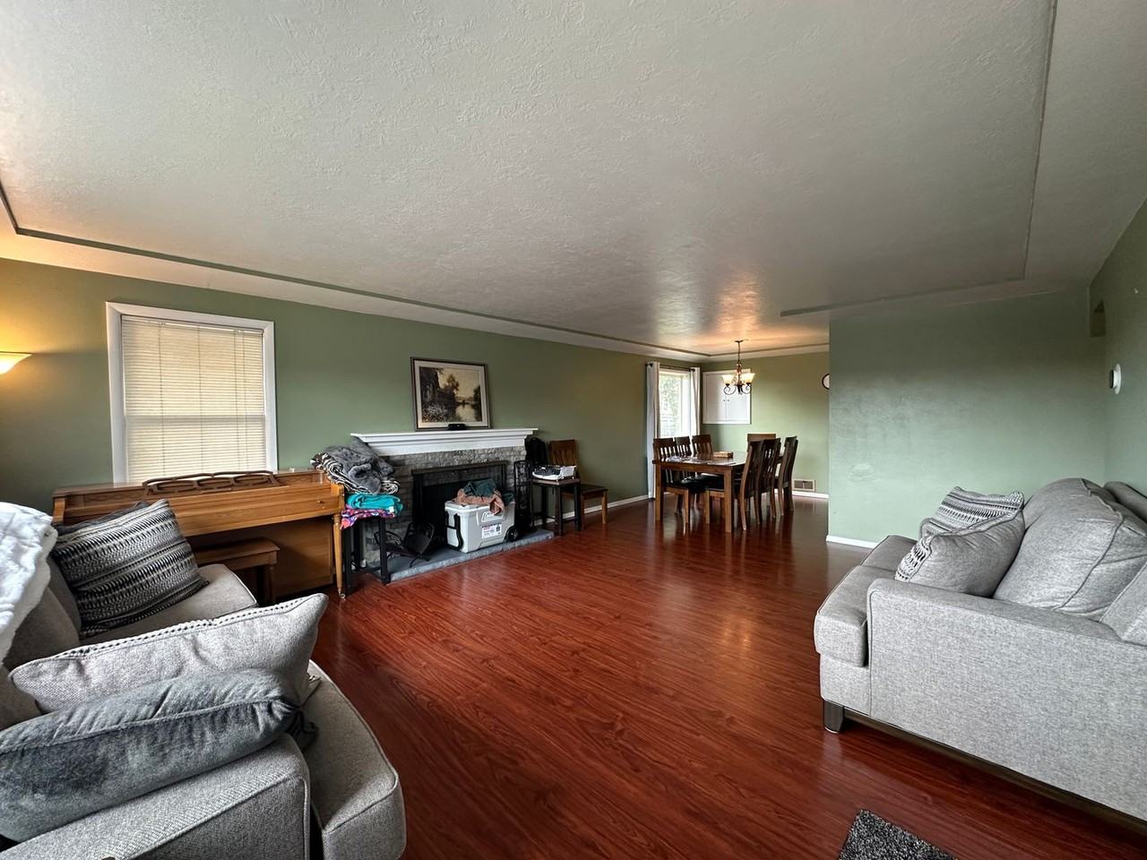 328 E Empire Ave - Photo 2 of 26