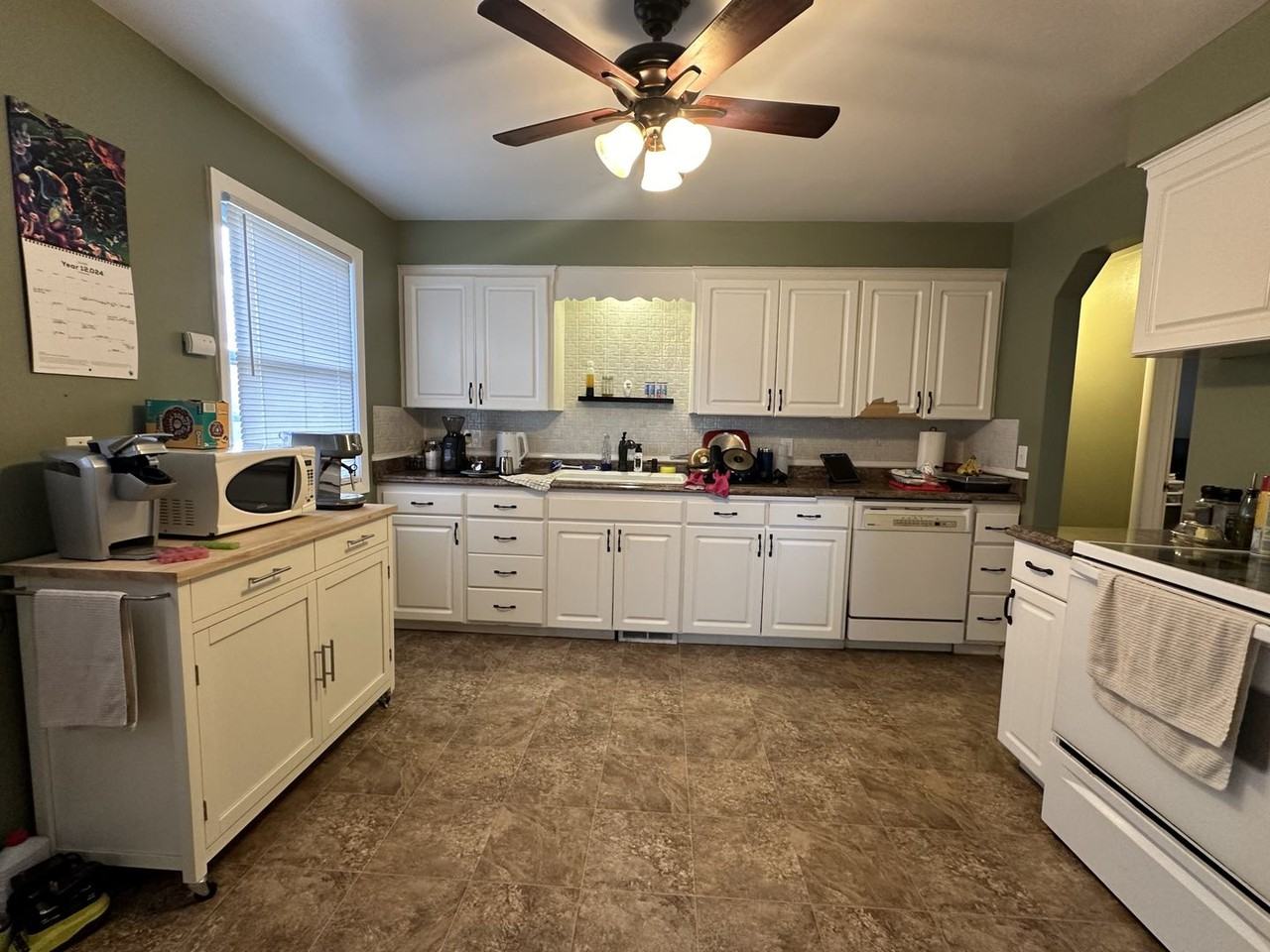 328 E Empire Ave - Photo 4 of 26