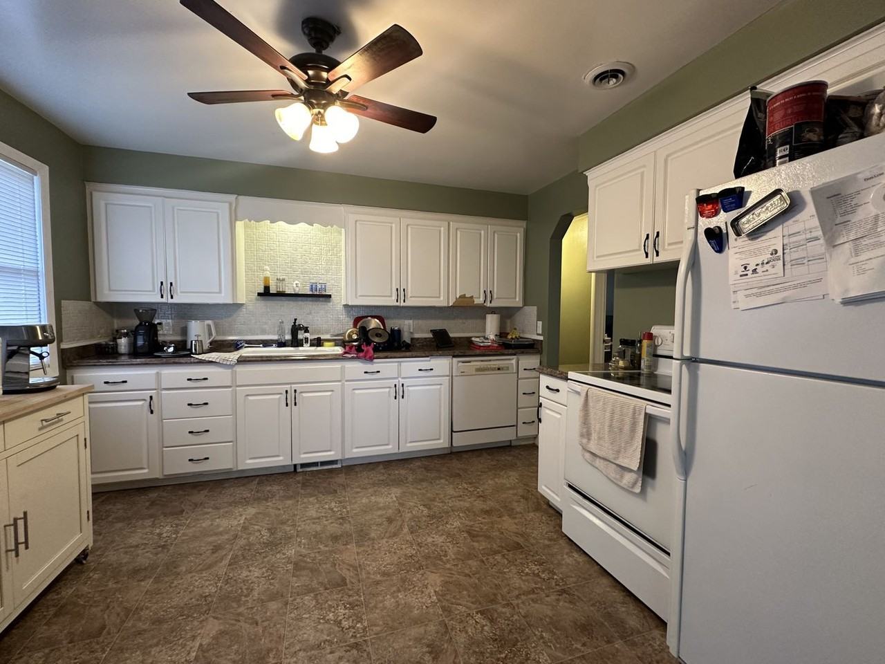 328 E Empire Ave - Photo 5 of 26