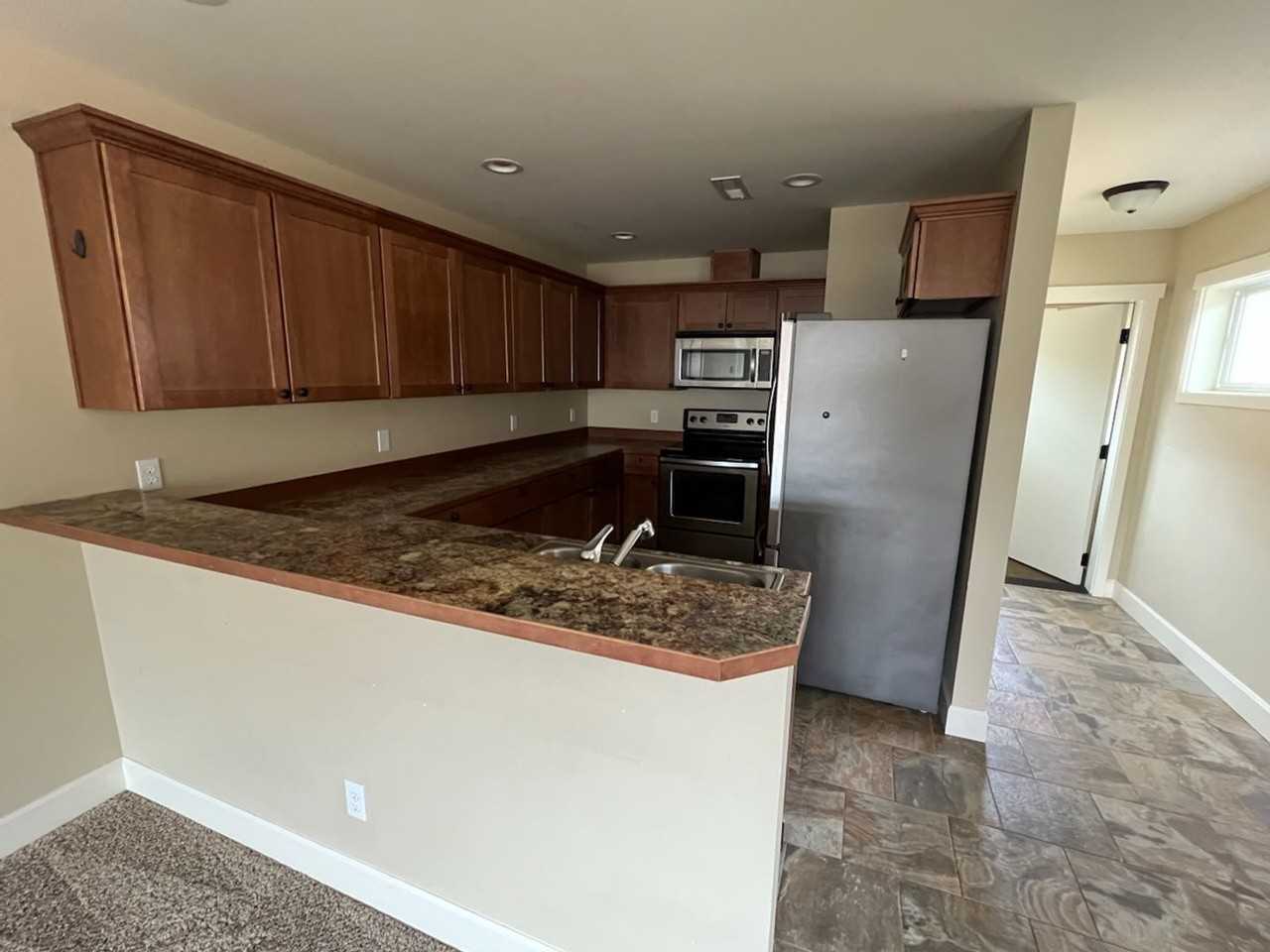 131 Cottage Ave - Photo 4 of 14