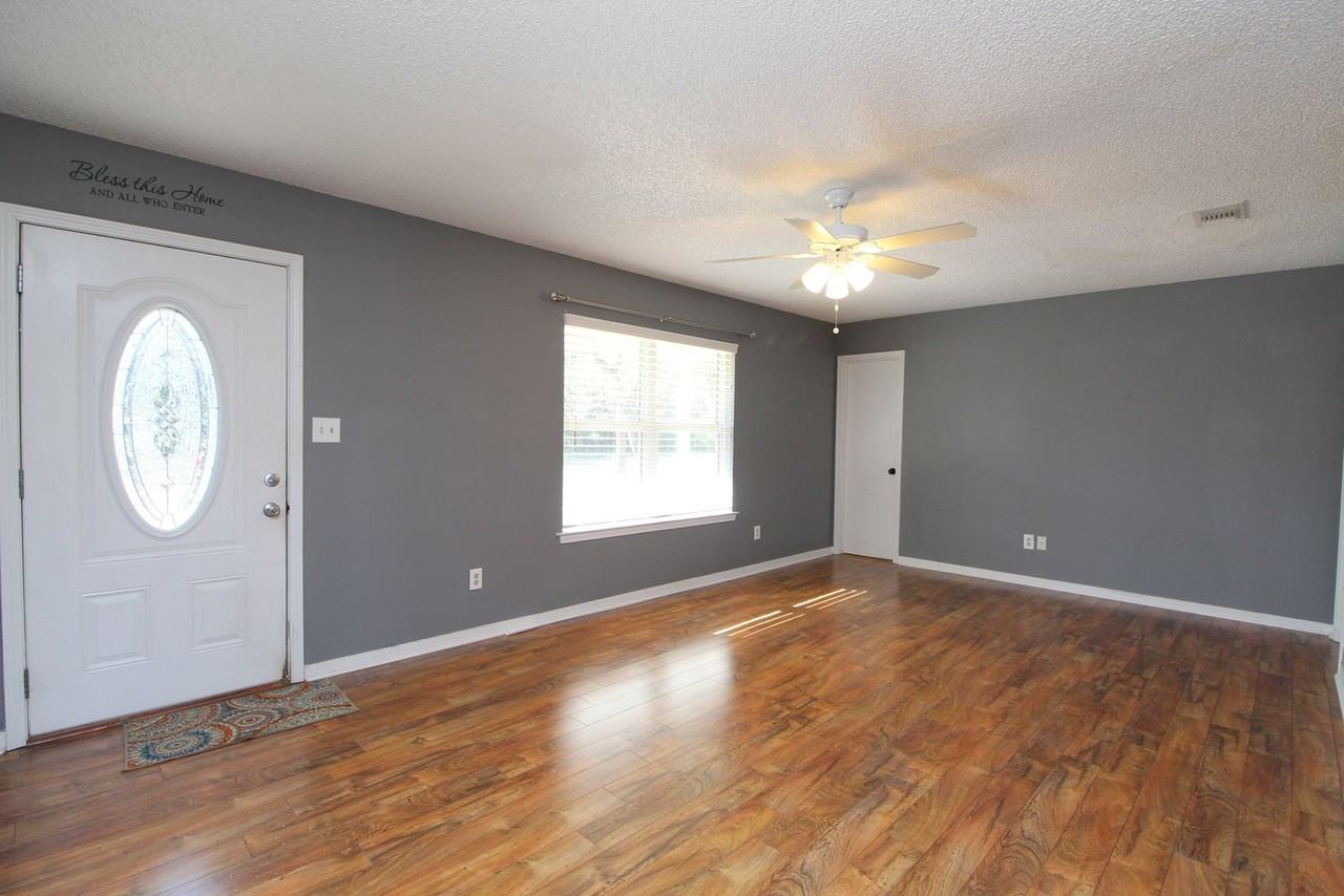 5810 Linn Ave - Photo 2 of 16