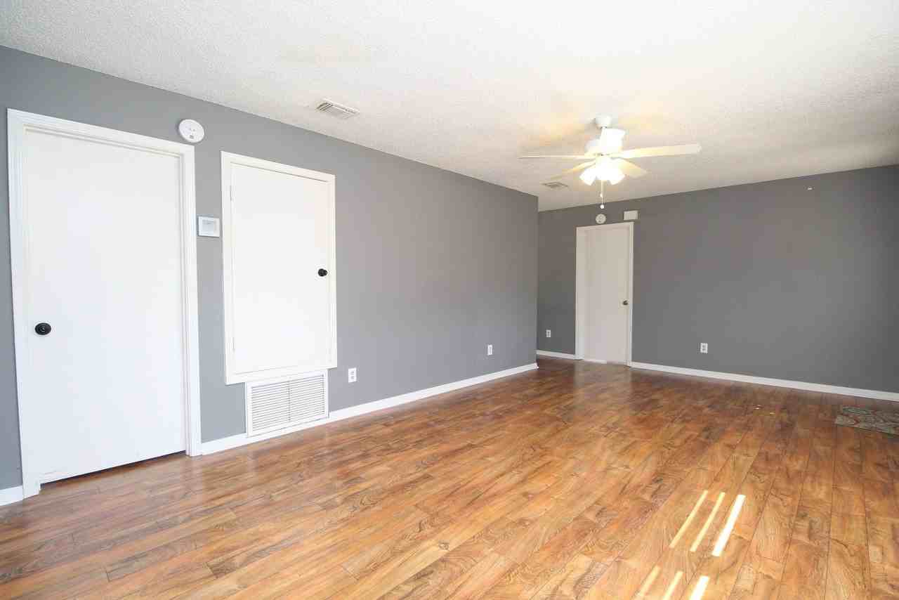 5810 Linn Ave - Photo 3 of 16