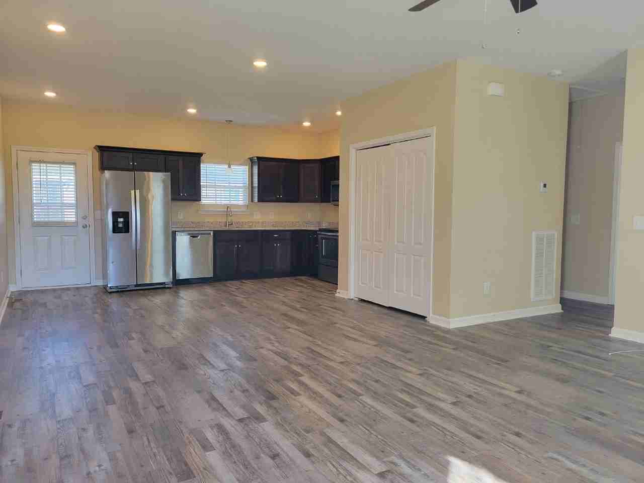 111 Calista Rd - Photo 2 of 14