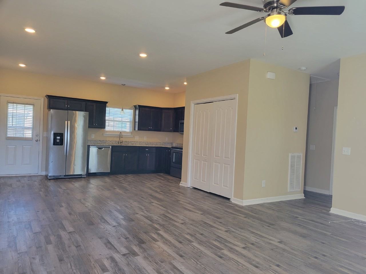 111 Calista Rd - Photo 4 of 15