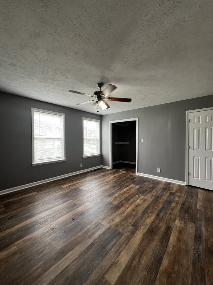 578 Somerset Ln - Photo 2 of 12