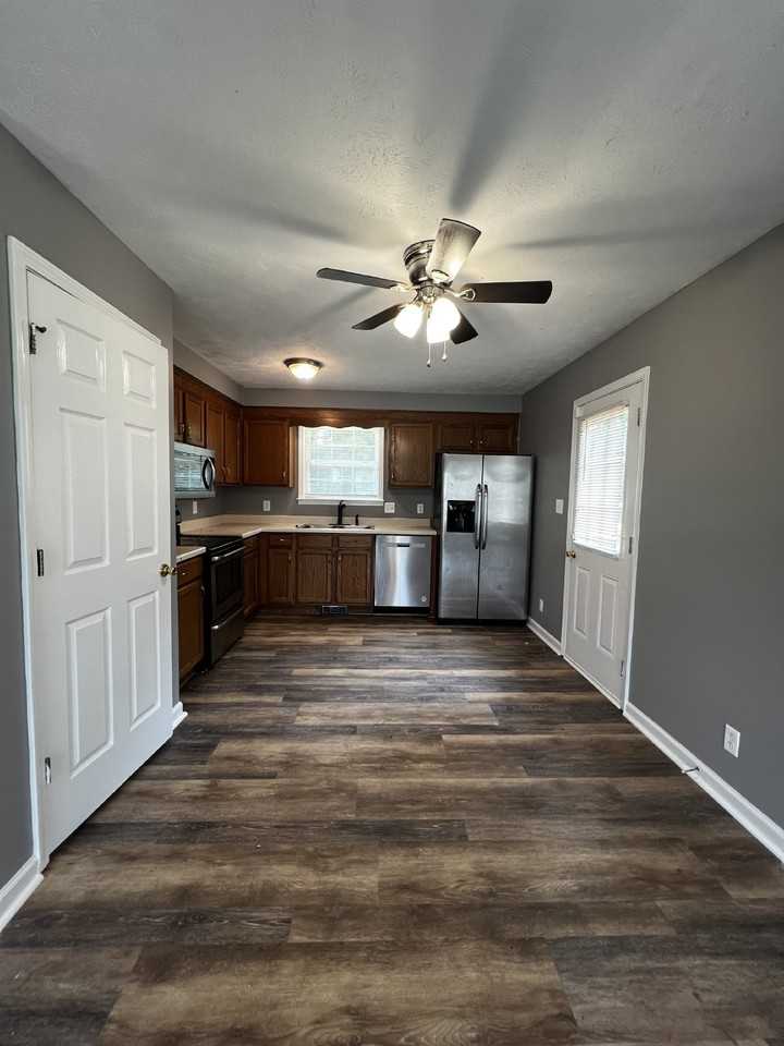 578 Somerset Ln - Photo 3 of 12