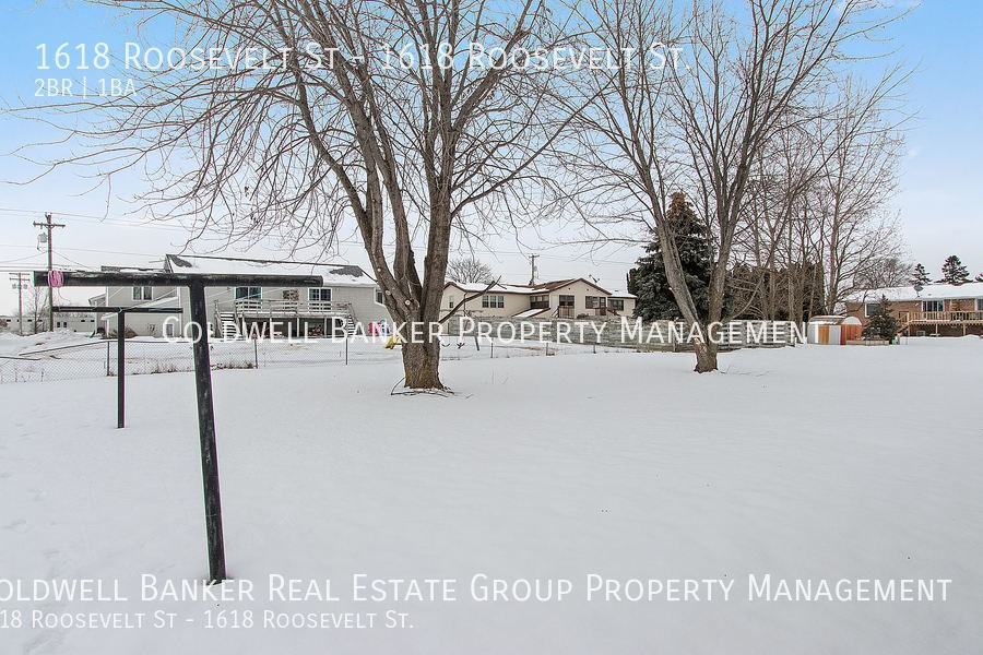 1618 Roosevelt St - Photo 3 of 11