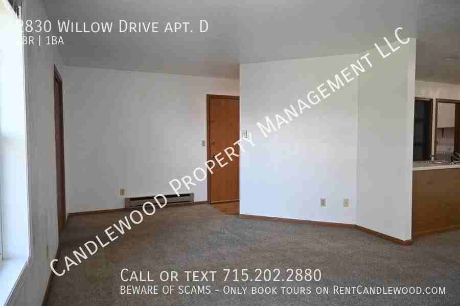 2830 Willow Dr Apt D - Photo 3 of 21