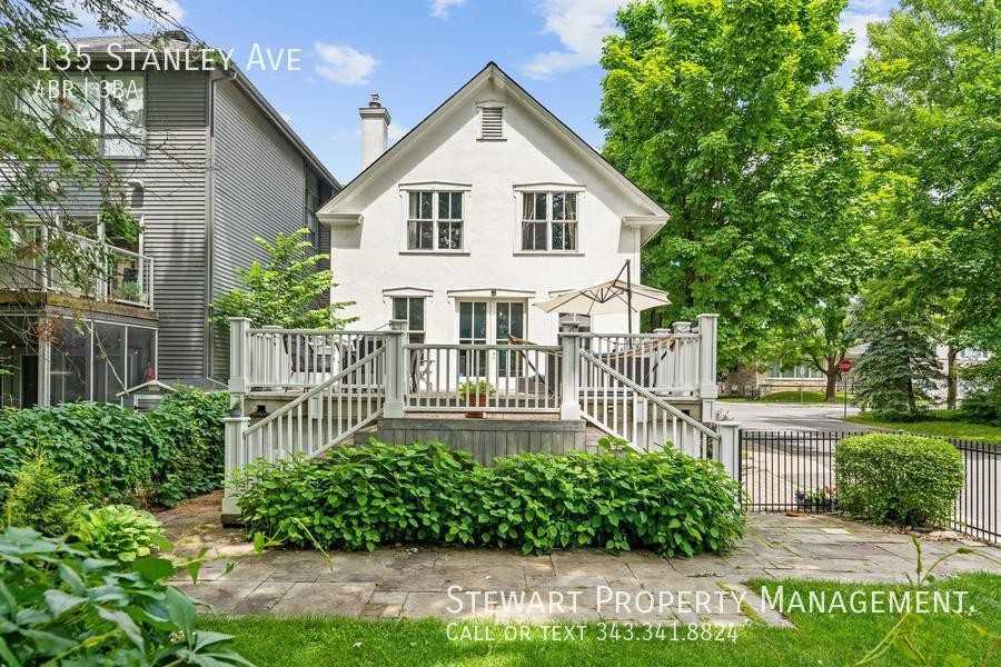 135 Stanley Avenue - Photo 2 of 31