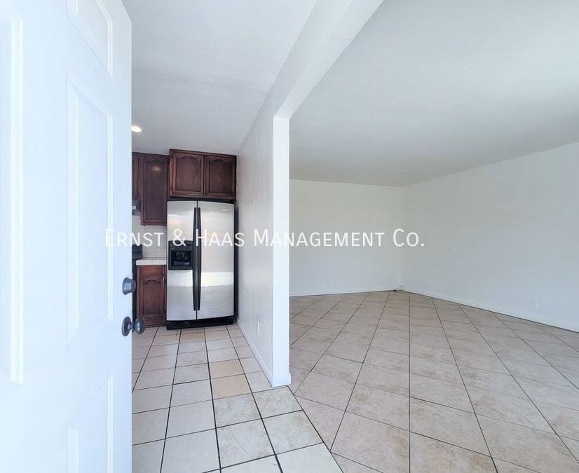 14913 Mansel Ave - Photo 2 of 19