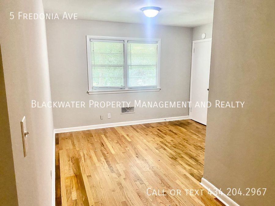 5 Fredonia Ave - Photo 2 of 8