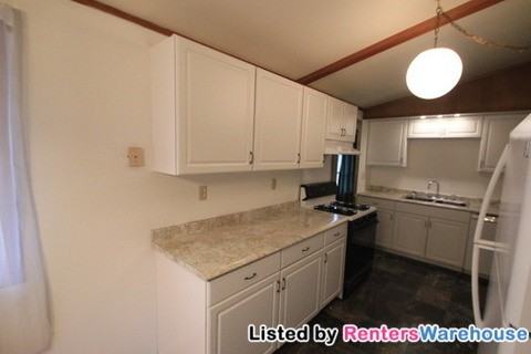 26695 Freeport Ave - Photo 3 of 12