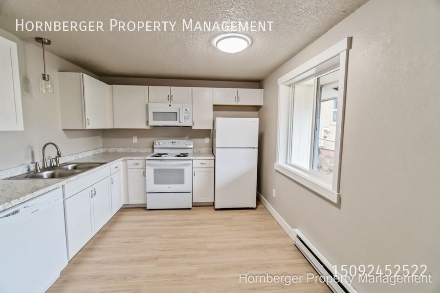 1628 E Desmet Ave #1628 - Photo 3 of 12