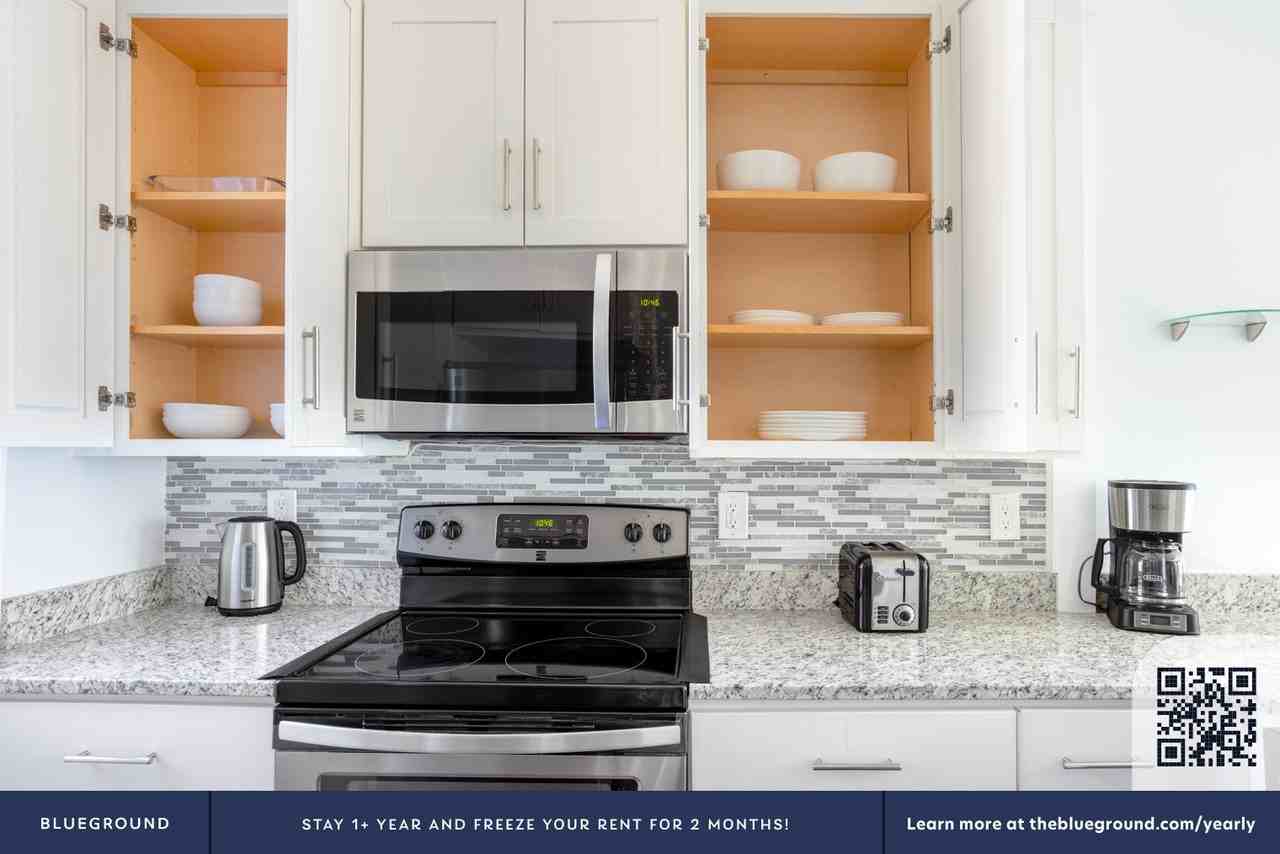 35 Queensberry St #745 - Photo 7 of 17