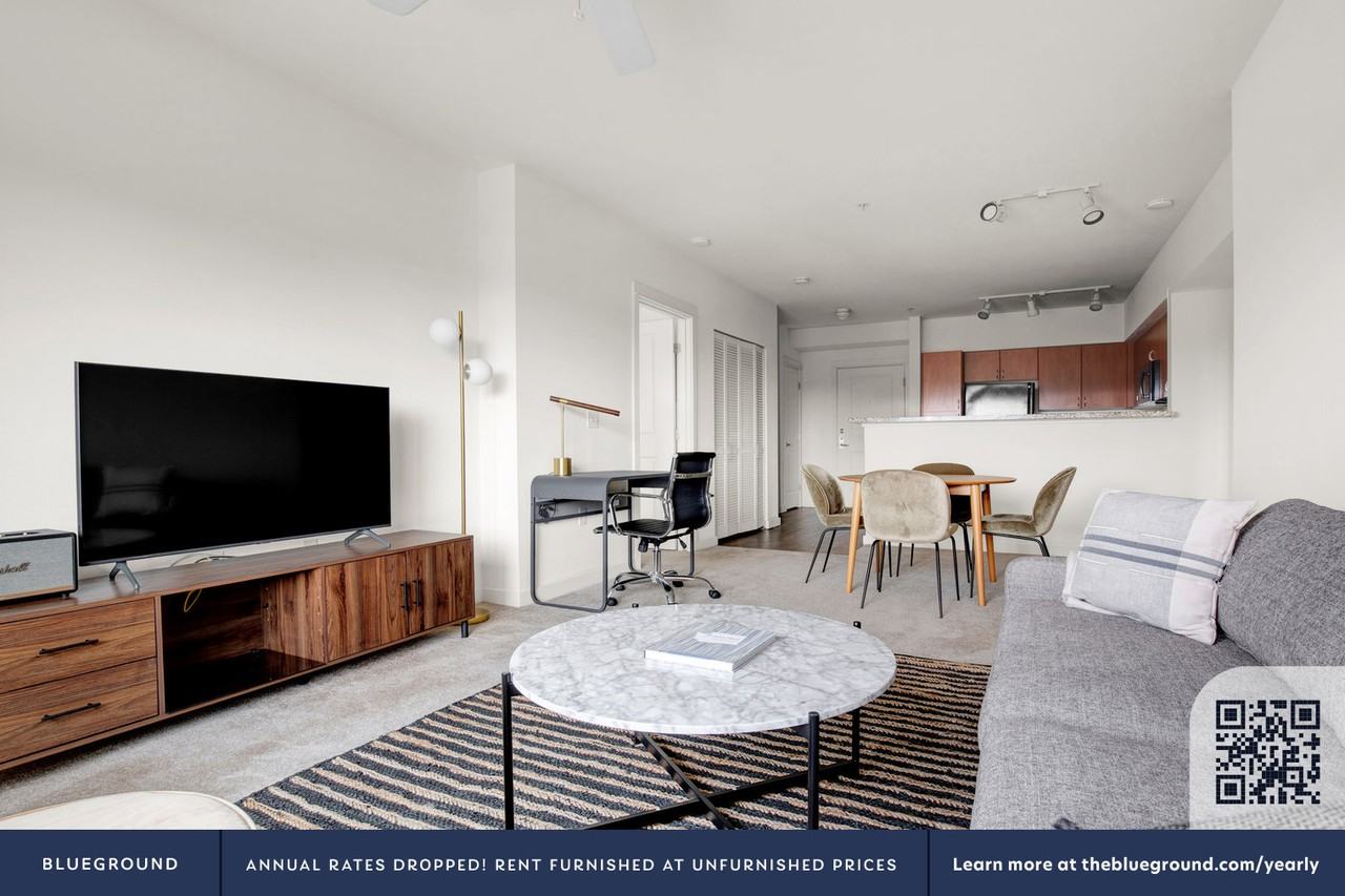 362 Bellevue Way Northeast - Photo 4 of 63