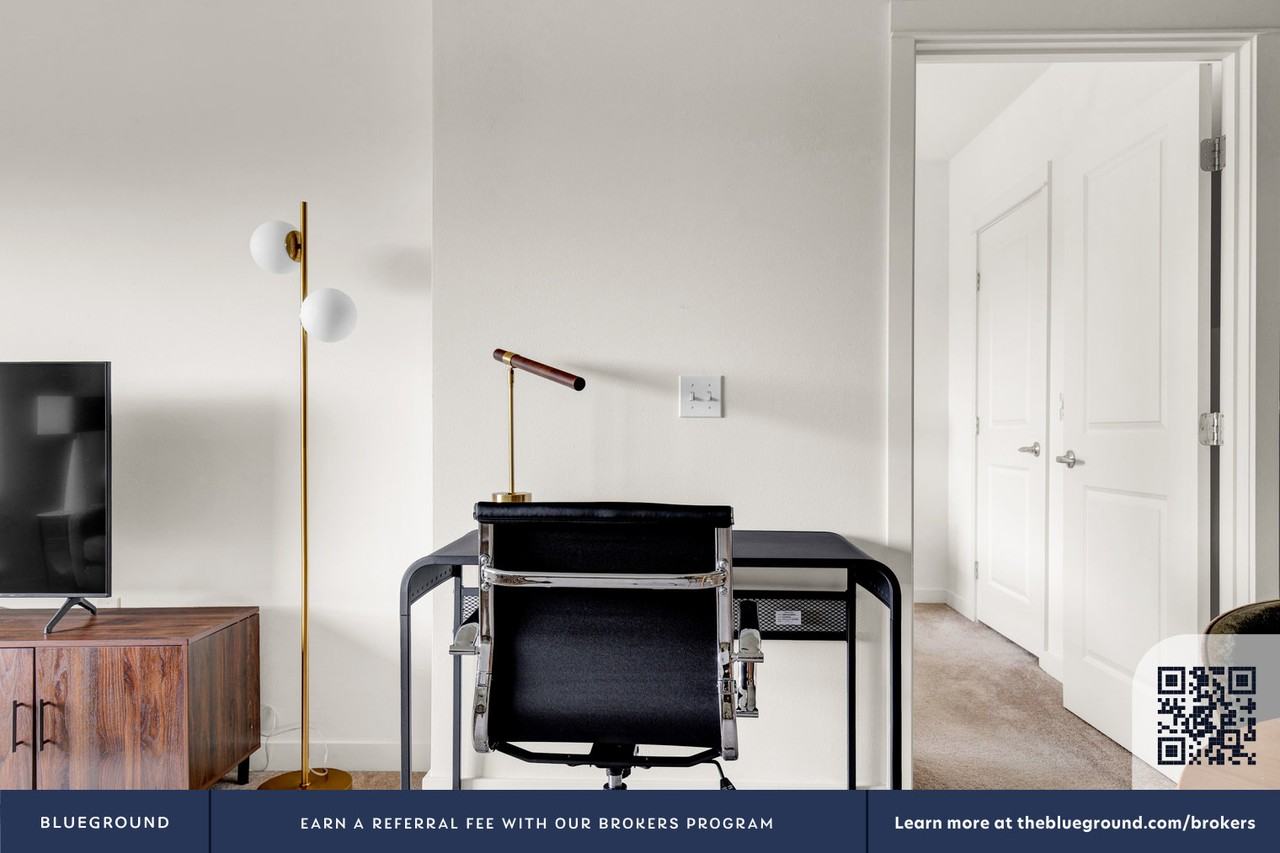 362 Bellevue Way Northeast - Photo 5 of 63