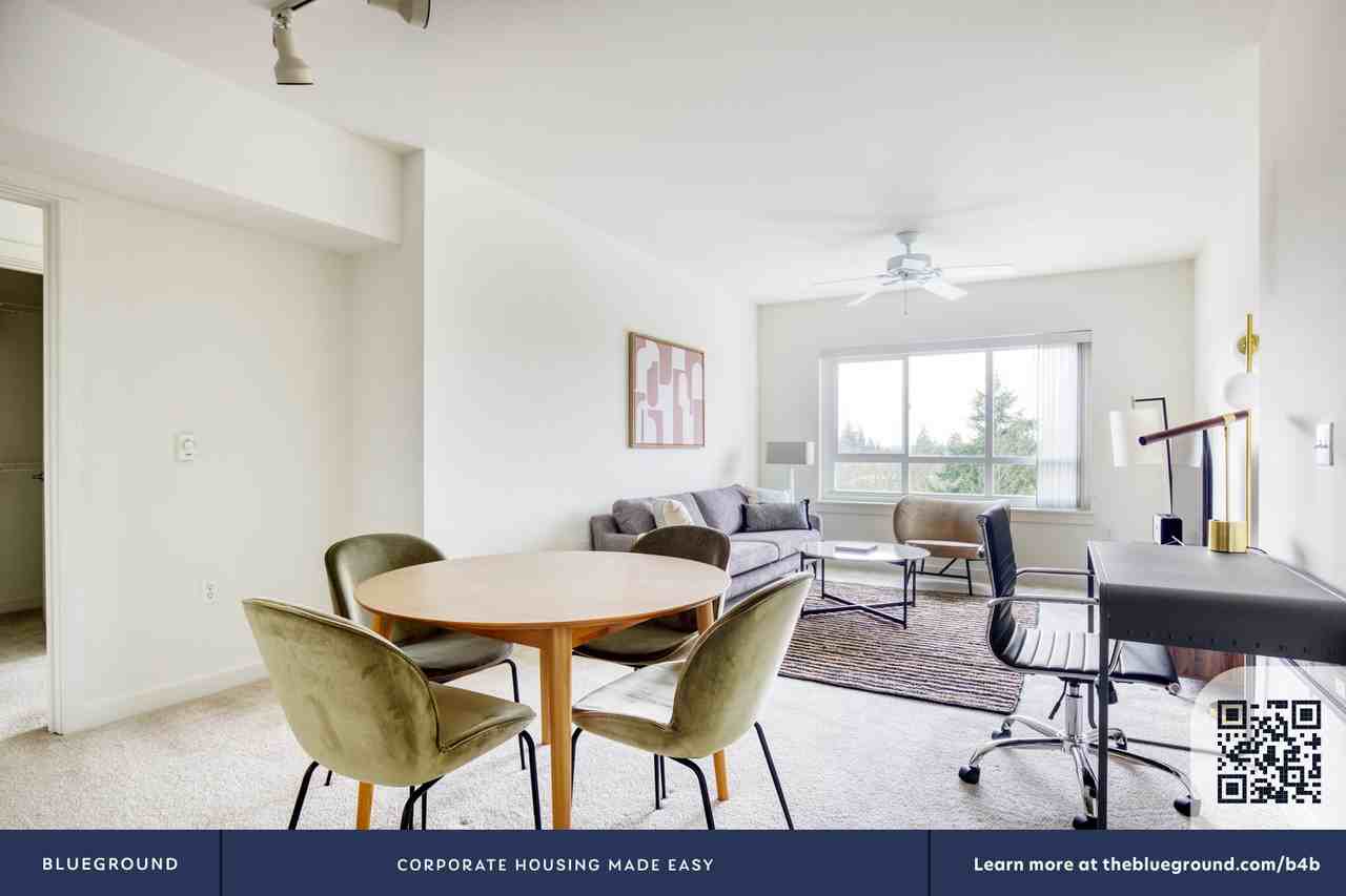 362 Bellevue Way Northeast - Photo 6 of 63