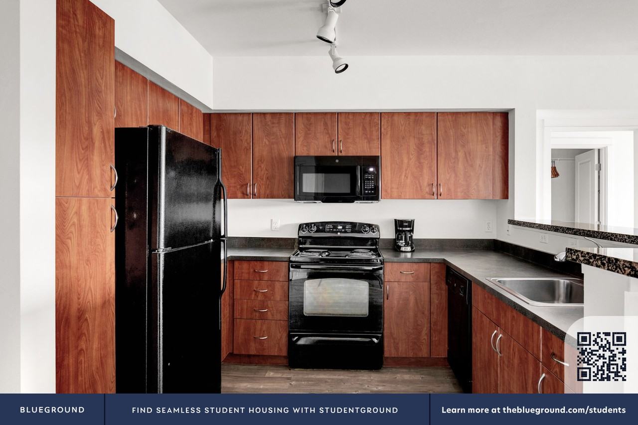 362 Bellevue Way Northeast - Photo 7 of 63