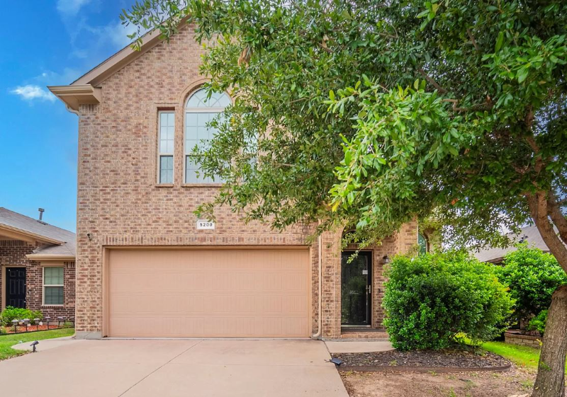 5200 Austin Ridge Dr - Photo 2 of 12