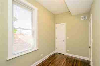 3545 W. Fullerton Ave/2352 N. Drake - Photo 2 of 20