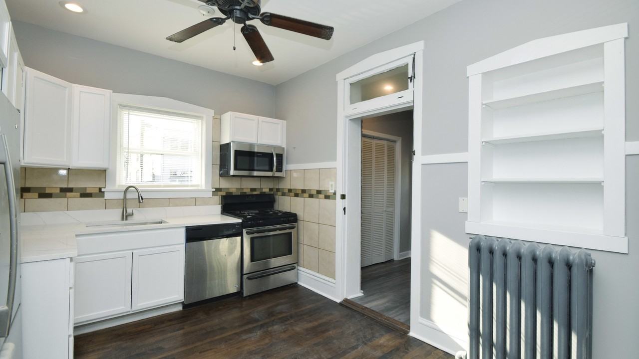 4819-21 W. Cornelia Avenue - Photo 2 of 10