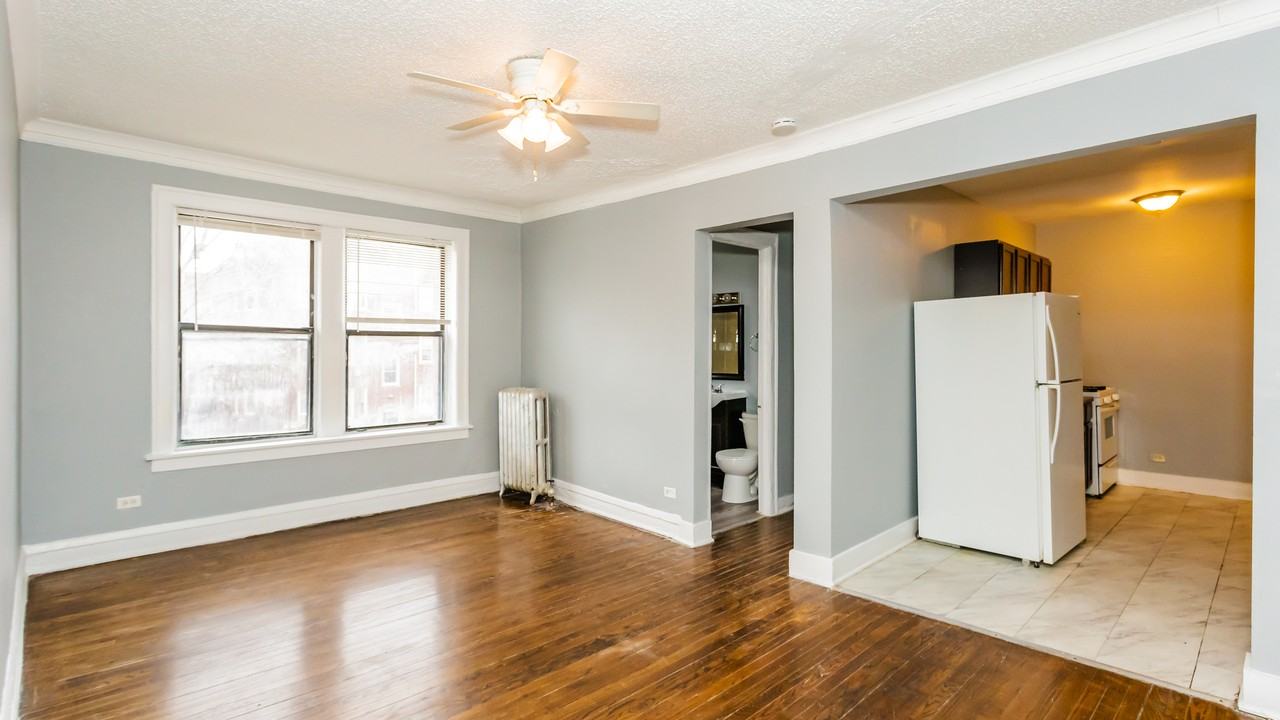 6949-59 S Paxton Ave / 2206 E 70th St - Photo 2 of 31