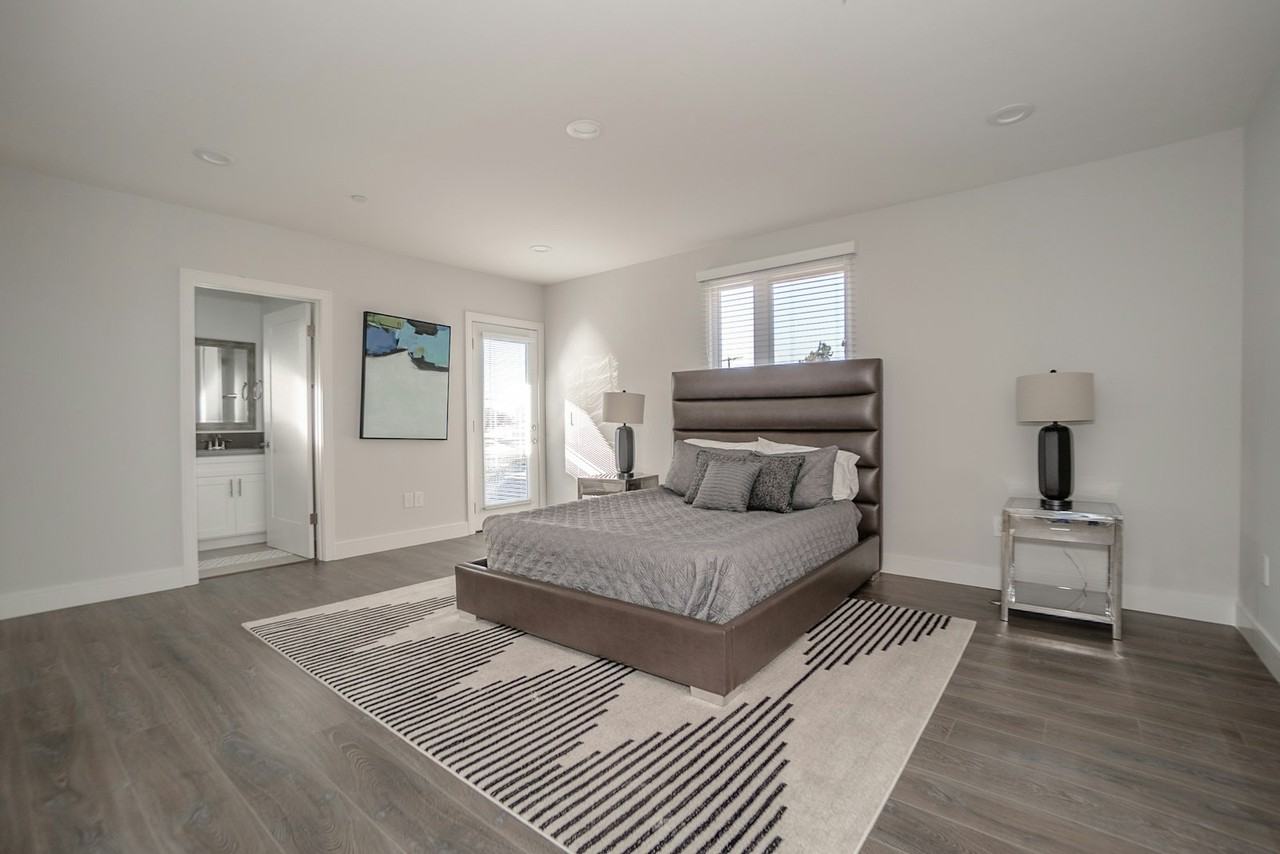 3913 Brighton Avenue, Unit 3913 - Photo 4 of 19