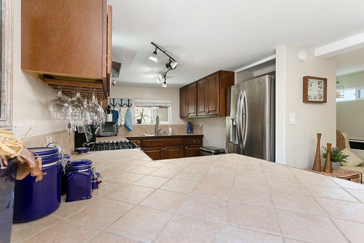 1923 Rowan Street - Photo 5 of 22