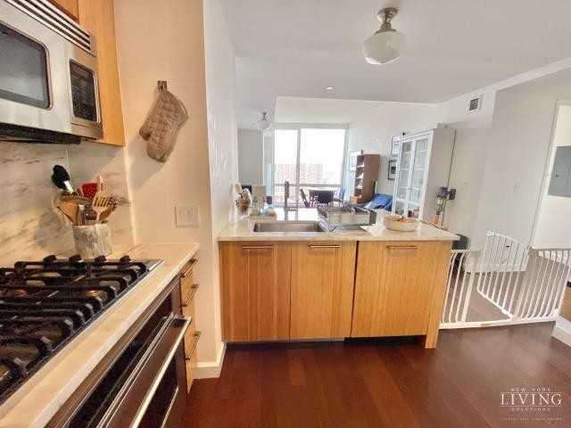 200 N End Ave - Photo 5 of 10