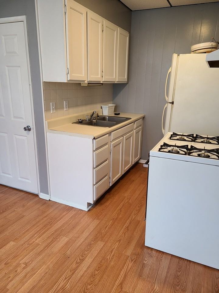 384 W North St #2 - Photo 3 of 7