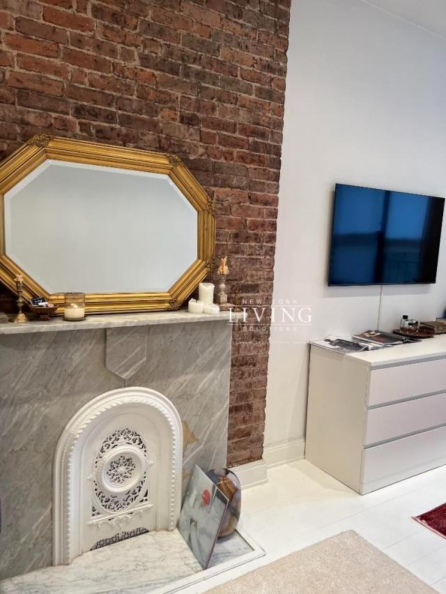 72 Irving Pl - Photo 3 of 10