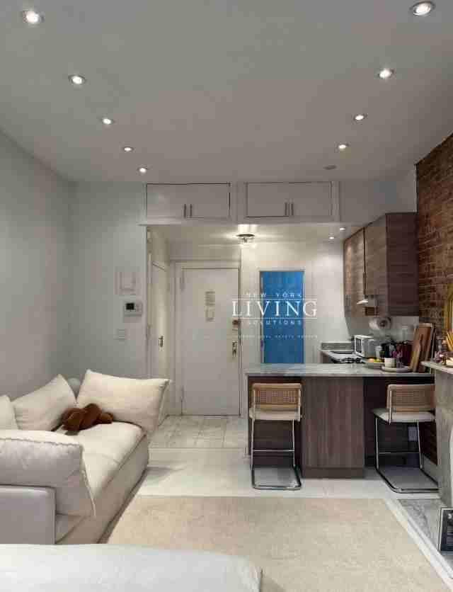 72 Irving Pl - Photo 5 of 10