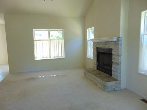 40 Oak Ct - Photo 2 of 19