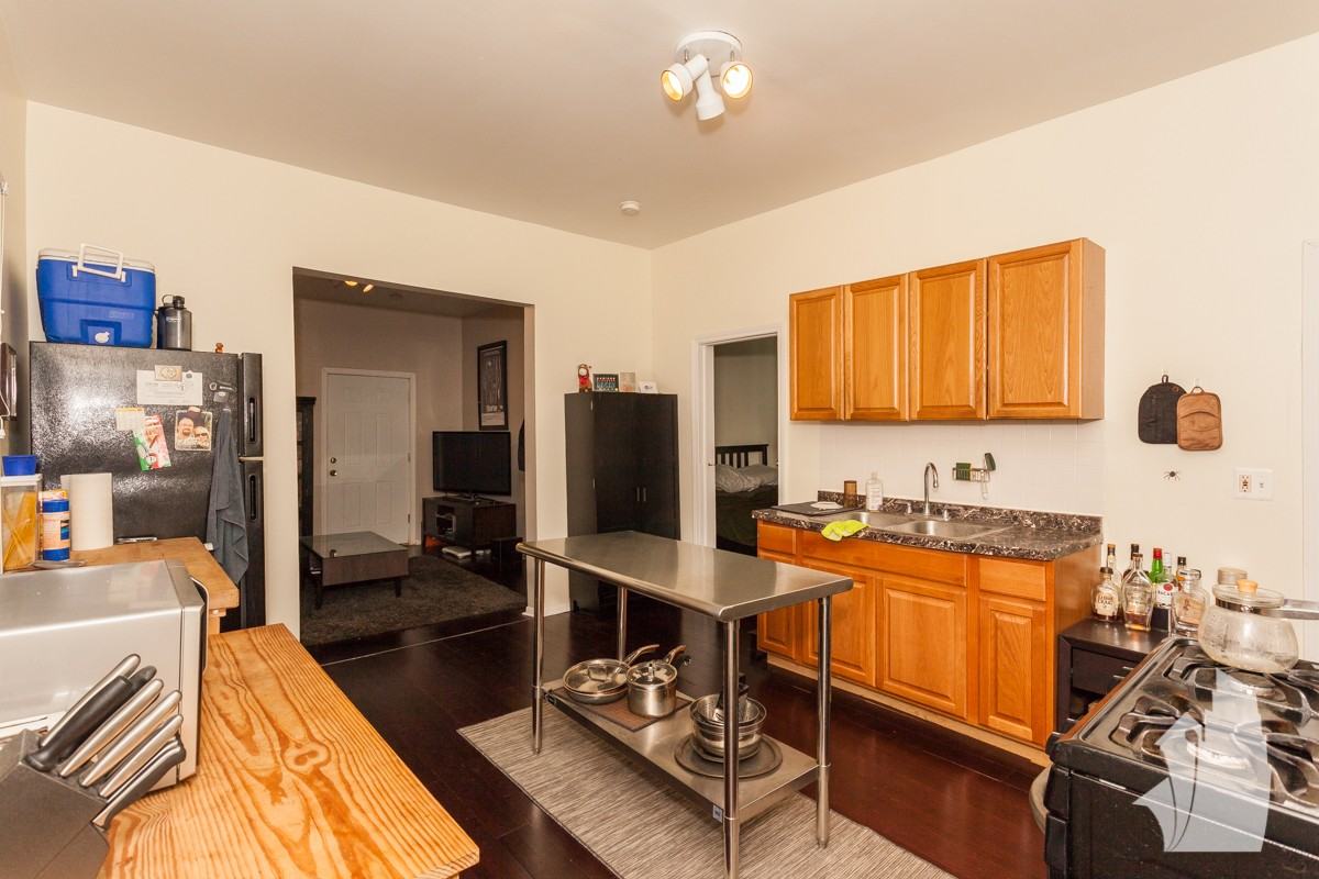 1927 N Kedzie Ave #1R - Photo 3 of 14