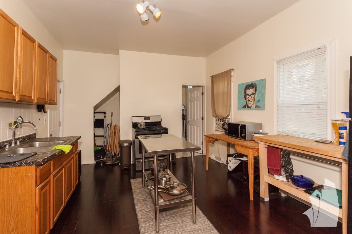 1927 N Kedzie Ave #1R - Photo 4 of 14