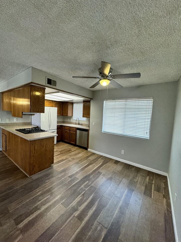 1190 Ramar Rd #20 - Photo 5 of 19