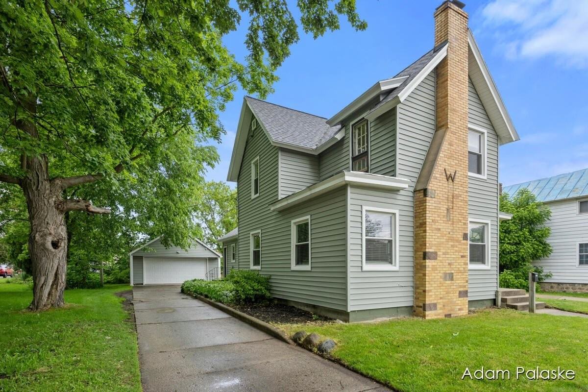 617 W Main St - Photo 2 of 8